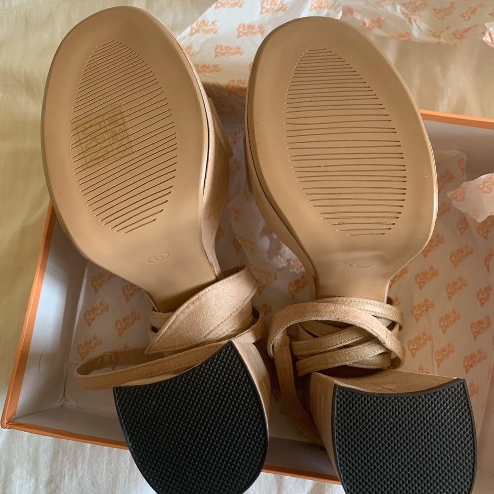 Heels - Picture 6 of 6